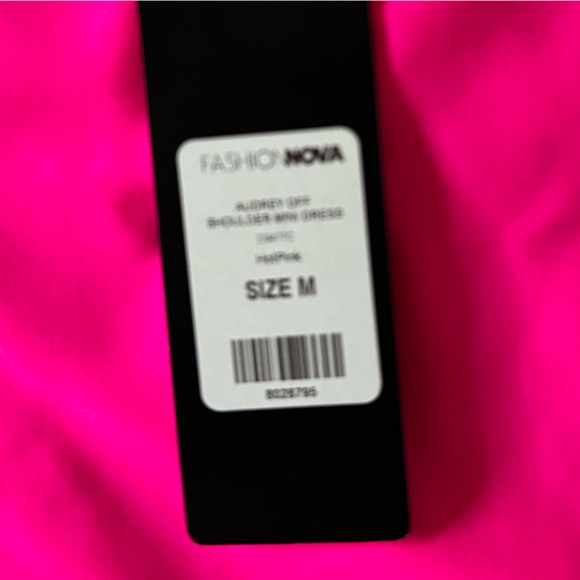 FASHIONNOVA PINK MINI DRESS Size M never worn - Picture 2 of 3
